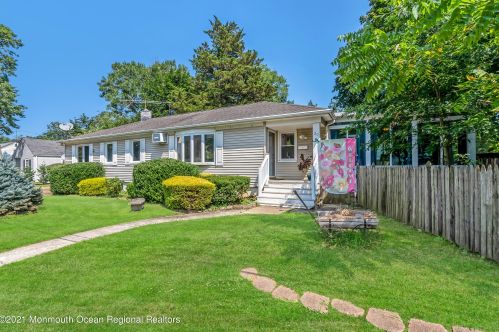 20 Irving Pl, Tinton Falls NJ  07724-1607 exterior