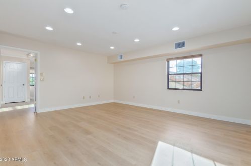 3835 Ahwatukee Dr, Phoenix AZ 85044-2033 exterior