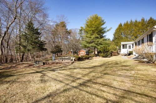 2 Chester Ave, Burlington MA 01803-1312 exterior