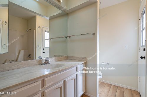 237 Denton Ln, Phoenix AZ 85014-2676 exterior