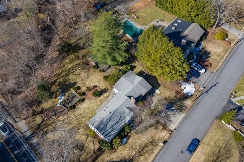 2 Chester Ave, Burlington MA 01803-1312 exterior