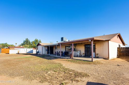 1821 68th Dr, Phoenix AZ 85033-8254 exterior