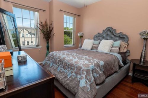 204 Olivio Dr, Belleville NJ  07109-5352 exterior