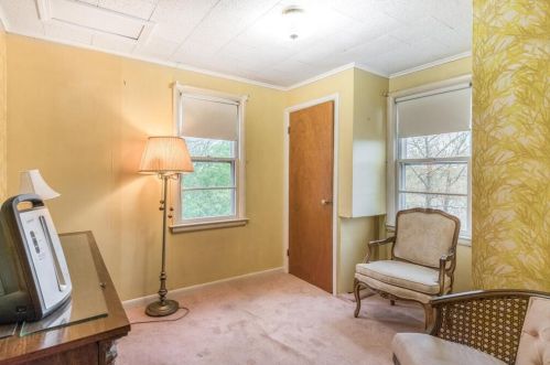 75 Dl St, Methuen MA 01844-7304 exterior