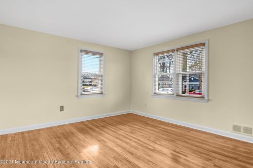 58 Maple Ave, Little Silver NJ 07739-1121 exterior