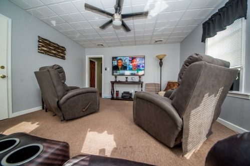 328 Broadway, Fall River MA 02724-2903 exterior