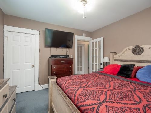 1174 Mammoth Rd, Dracut MA  01826-3147 exterior