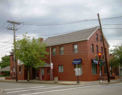 329 Watertown St, Newton, MA 02458-1322