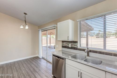 19802 3rd Ave, Phoenix AZ  85027-4440 exterior