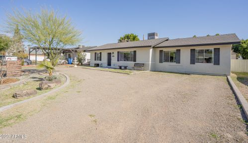 3839 33rd St, Phoenix AZ  85018-5003 exterior