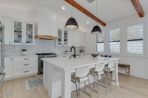 4013 49 Pl, Phoenix AZ 85018-2965 exterior