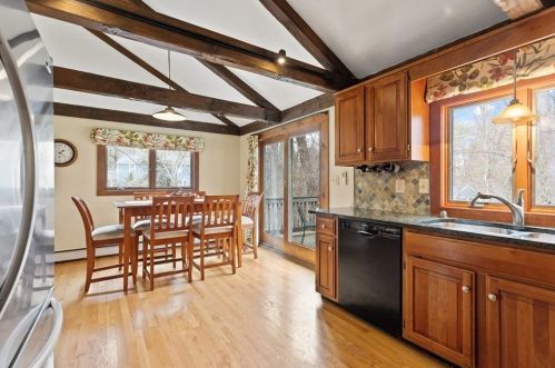 4 Revolutionary Rd, Acton MA  01720-3808 exterior