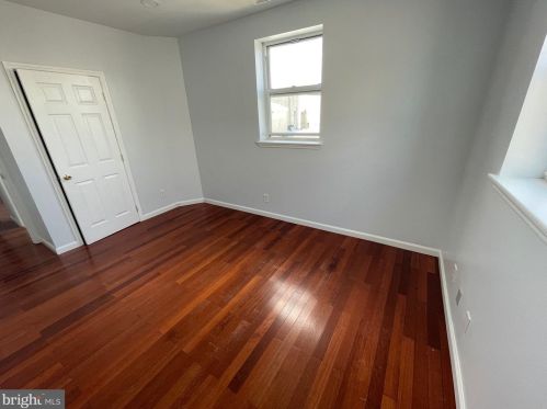 1239 6 St, Philadelphia PA 19140-4561 exterior