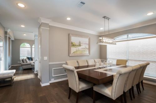 4027 Azure Ln, Addison TX 75001-3105 exterior