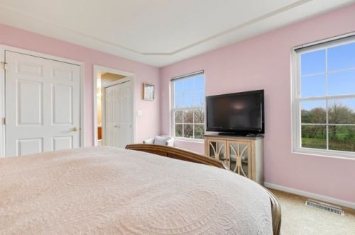 501 Goodwin Dr, Lemont IL 60440-2098 exterior