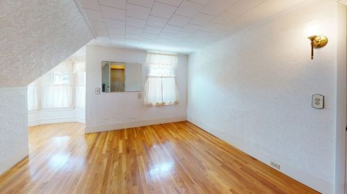 471 Main St, East Bridgewater MA 02324-1476 exterior