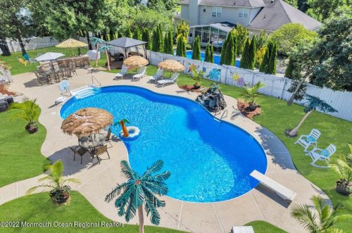 1 Highland Dr, Jackson Twp NJ 08527-1213 exterior