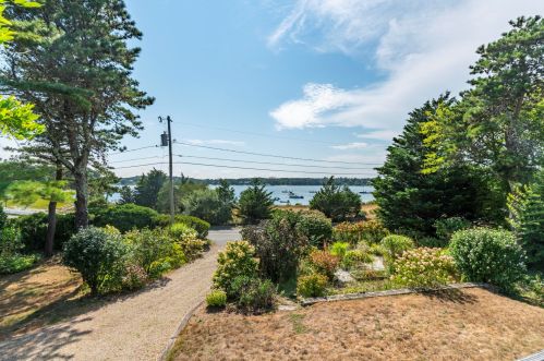 48 Strong Is Rd, Chatham MA 02633-1435 exterior