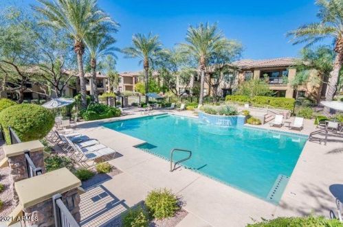 21320 56th St, Phoenix AZ 85054-5401 exterior