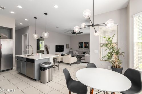 3022 33rd Pl, Phoenix AZ  85018 exterior