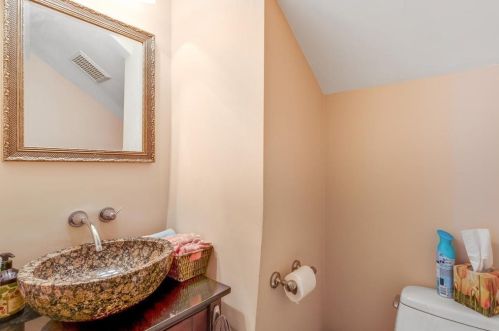 99 Hancock St, Newton MA 02466-2218 exterior