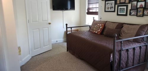 1562 Sassaquin Ave, New Bedford MA 02745-2328 exterior