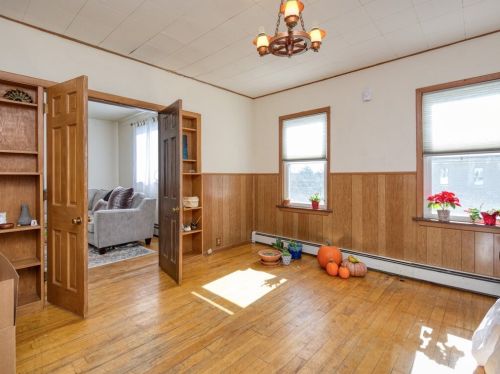 34 Mountain St, Worcester MA  01606-1412 exterior