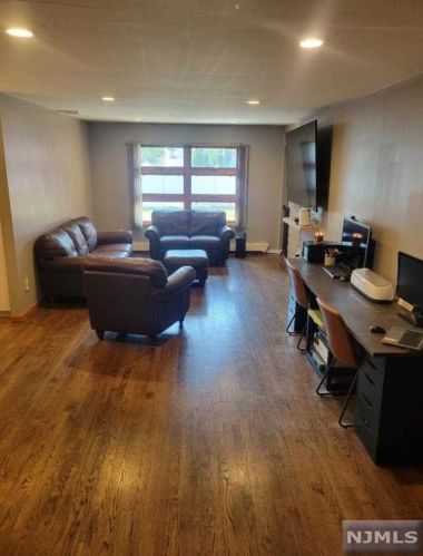 490 Kearny Ave, Kearny NJ  07032-2703 exterior