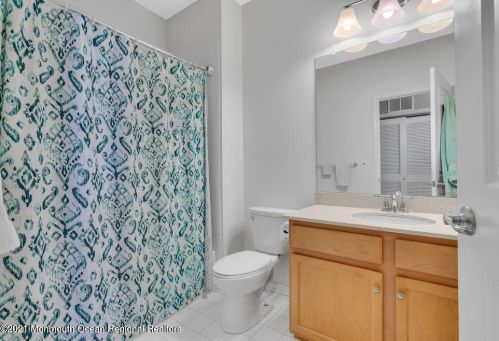 44 Kyle Dr, Tinton Falls NJ 07712-7535 exterior