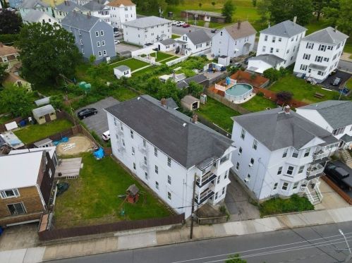 124 Bay St, Fall River MA 02721-1008 exterior