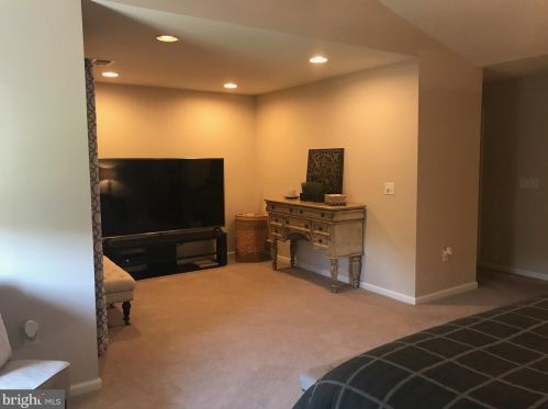 111 Sansom Ln, West Deptford NJ 08096-5168 exterior