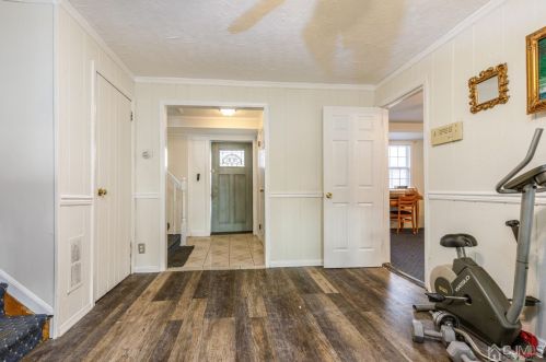 53 Charlotte St, Carteret, NJ 07008-1860