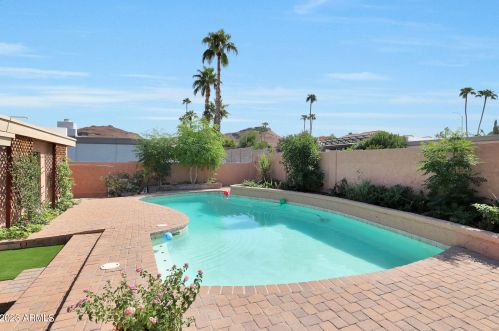 901 Beck Ln, Phoenix AZ  85022-3505 exterior