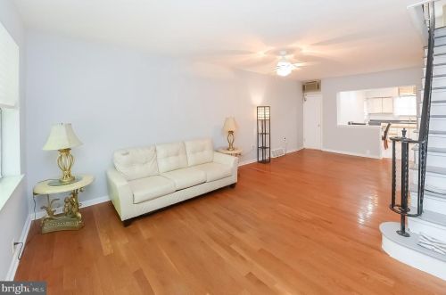 2634 8th St, Philadelphia, PA 19148-4527