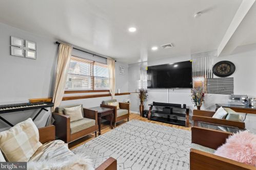 410 Lewistown Rd, Columbus NJ 08022-2222 exterior