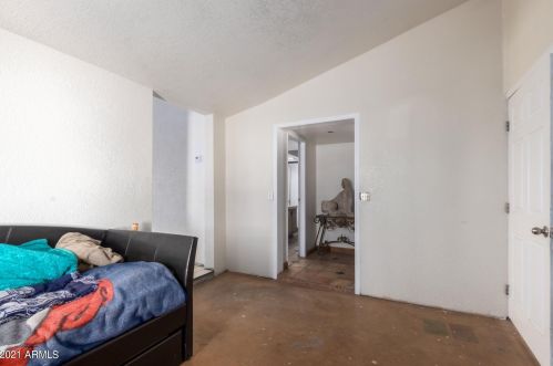 2938 Coronado Rd, Phoenix AZ 85008-3825 exterior