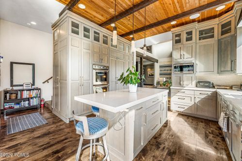 1995 Kidd Cir, Park City UT 84098-8512 exterior