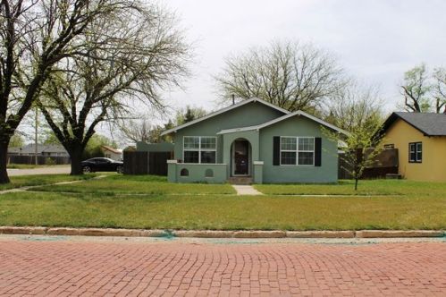 1110 7th Ave, Canyon, TX 79015-4430