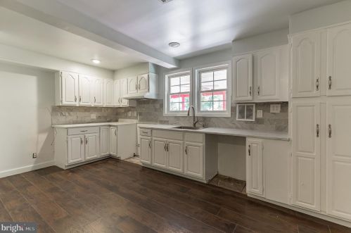 720 Carter Ave, West Deptford NJ  08096-1468 exterior