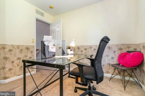 15 Sussex Dr, Carlisle PA 17013-4804 exterior