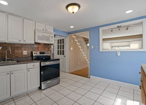 19 Mary St, New Bedford MA 02745-5523 exterior