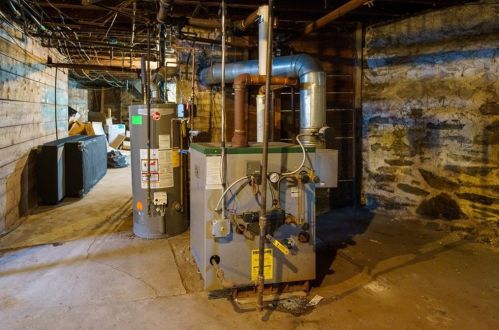 104 Lakewood St, Worcester MA  01603-2056 exterior