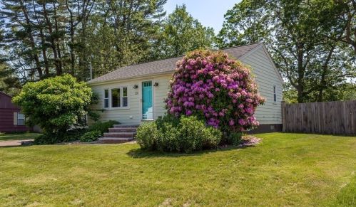 225 Pine Grove St, New Bedford, MA 02745-2613