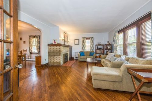 98 Forest St, Belleville, NJ 07109-2246