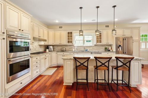 90 Lovett Ave, Little Silver NJ 07739-1403 exterior