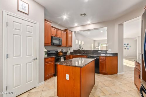 27018 52nd Gln, Phoenix AZ 85083-6308 exterior