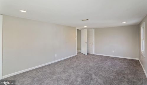 1776 Delsea Dr, West Deptford NJ 08093-1222 exterior