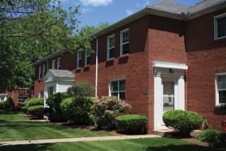 20 Middlesex Cir, Waltham MA  02452-6223 exterior