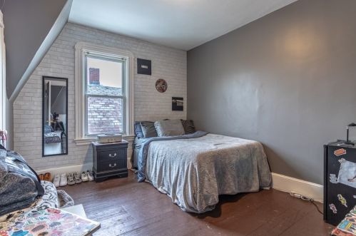 285 Earle St, New Bedford MA 02746-1814 exterior