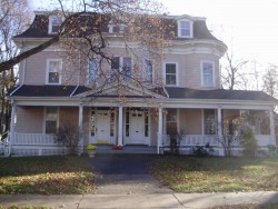 350 Cabot St, Newton, MA 02460-2254